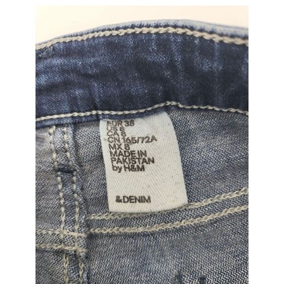 H&M Denim Shorts 8 Women's Dark Wash Raw Hem Distressed Bottoms - Picture 4 of 6